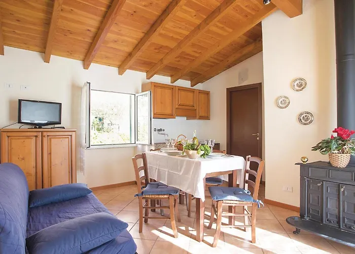Feriehus Borgo Degli Ulivi Degna