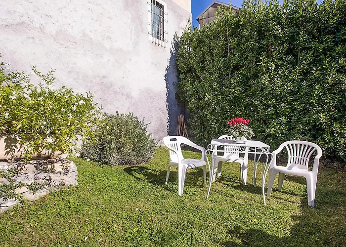 Borgo Degli Ulivi Feriehus *